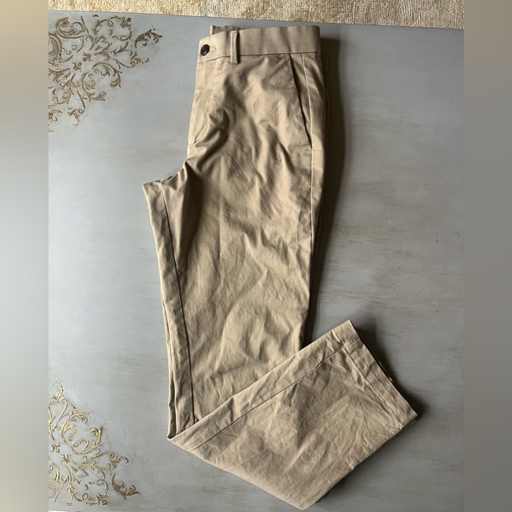 Gap Men’s flat front khakis